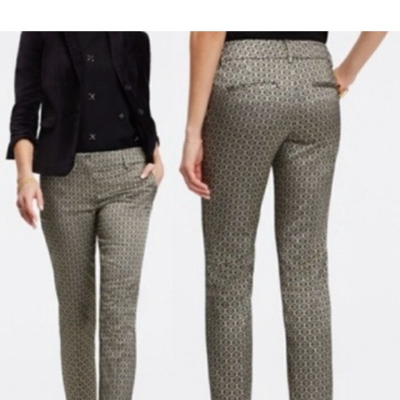 Ann Taylor Pants - Ann Taylor Black and Gold Jacquard Pants Size 8